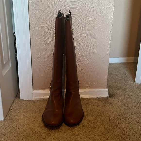 Barely worn Brown Coach Riding Boots in an 8.5 - Picture 1 of 4
